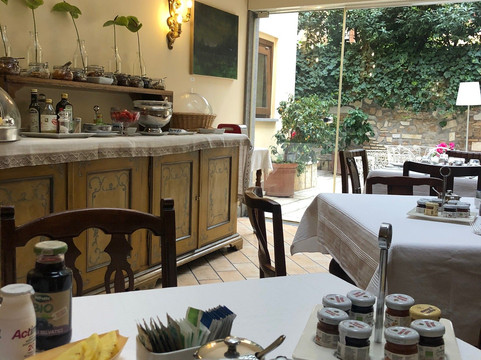 布拉曼特酒店主图