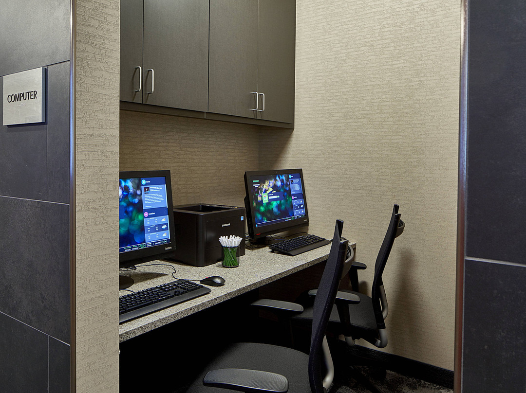 Courtyard by Marriott Minneapolis West主图