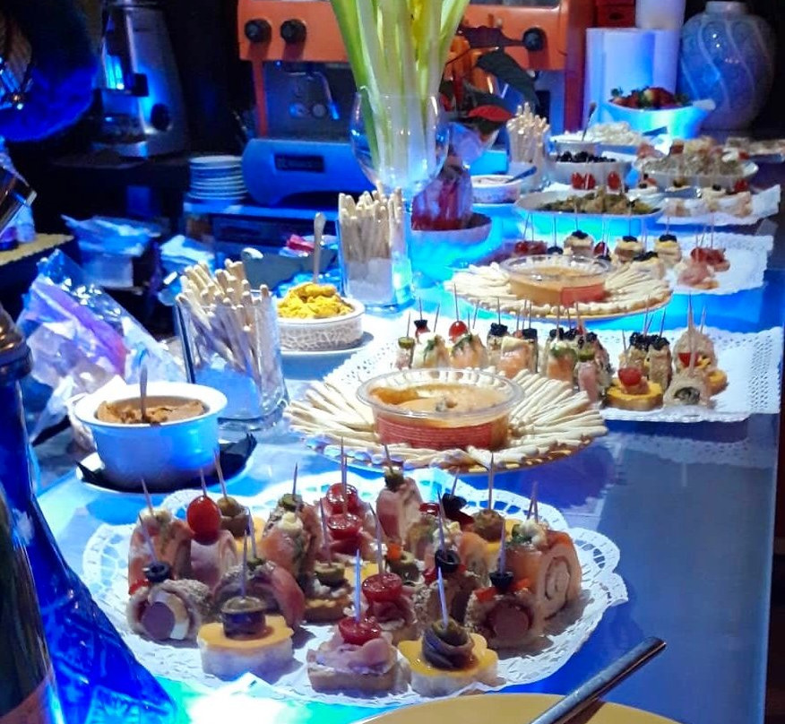 American Club Tapas Food & Cocktail's