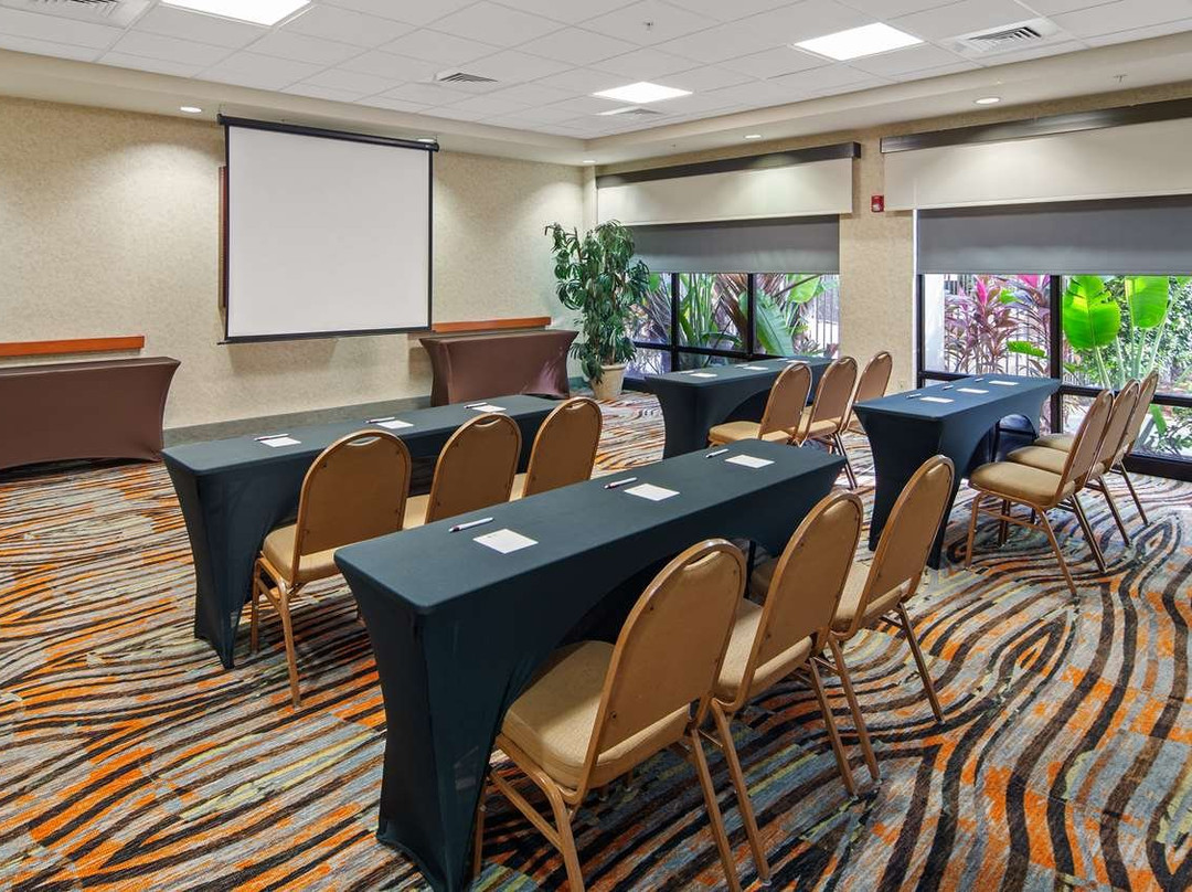 Best Western Plus Kendall Hotel & Suites主图