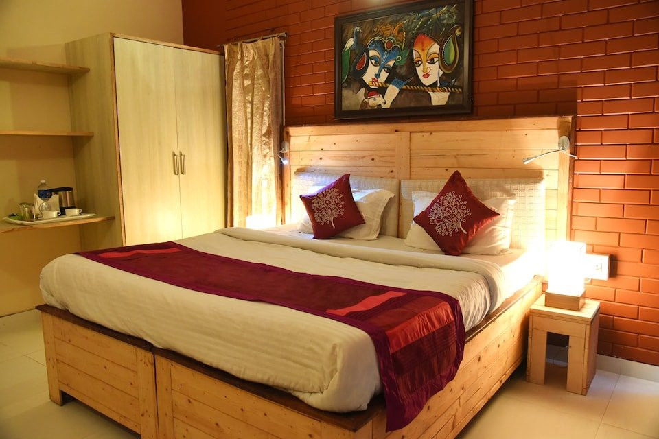 Capital O 3864 Master Farm主图