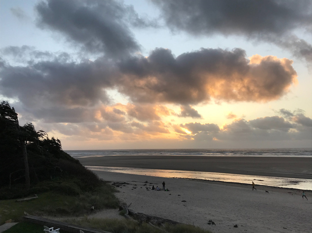 Schooner's Cove Inn主图