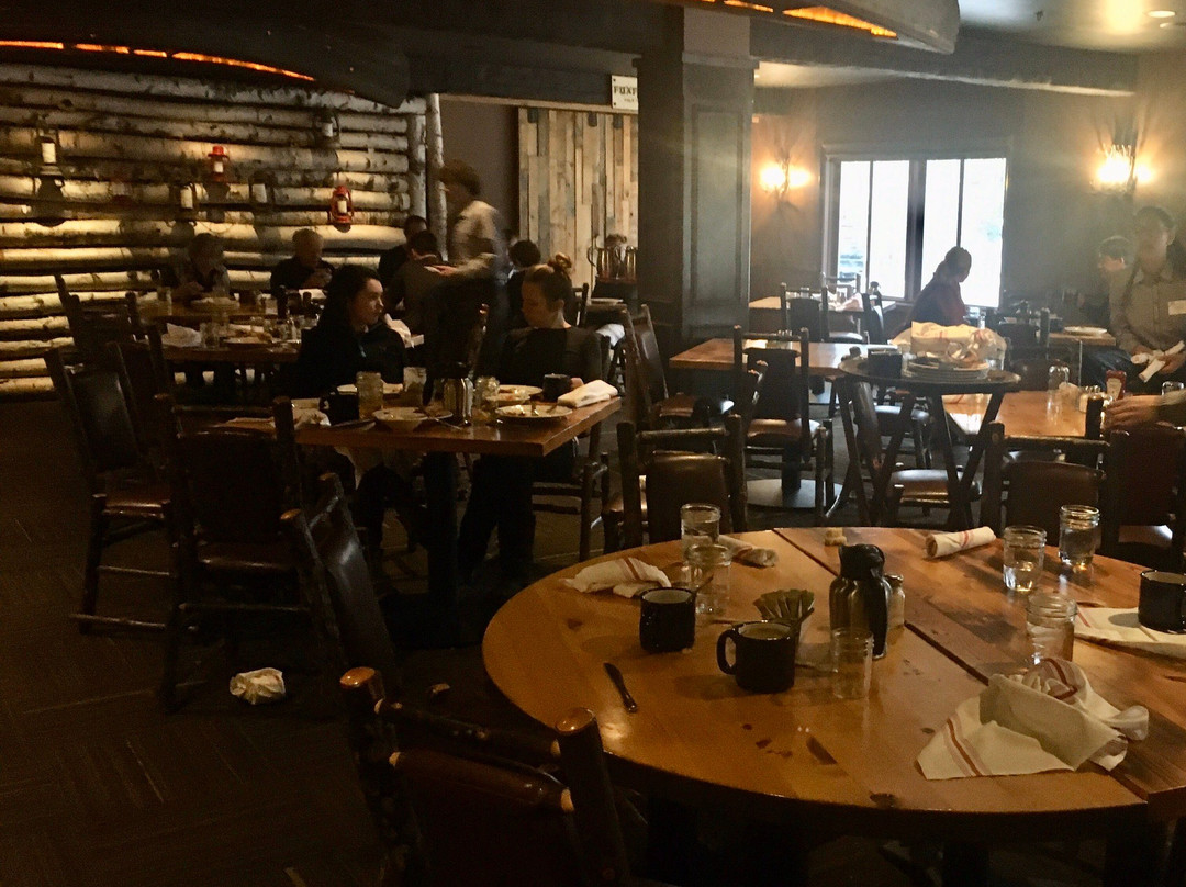 Grand Summit Hotel and Conference Center主图