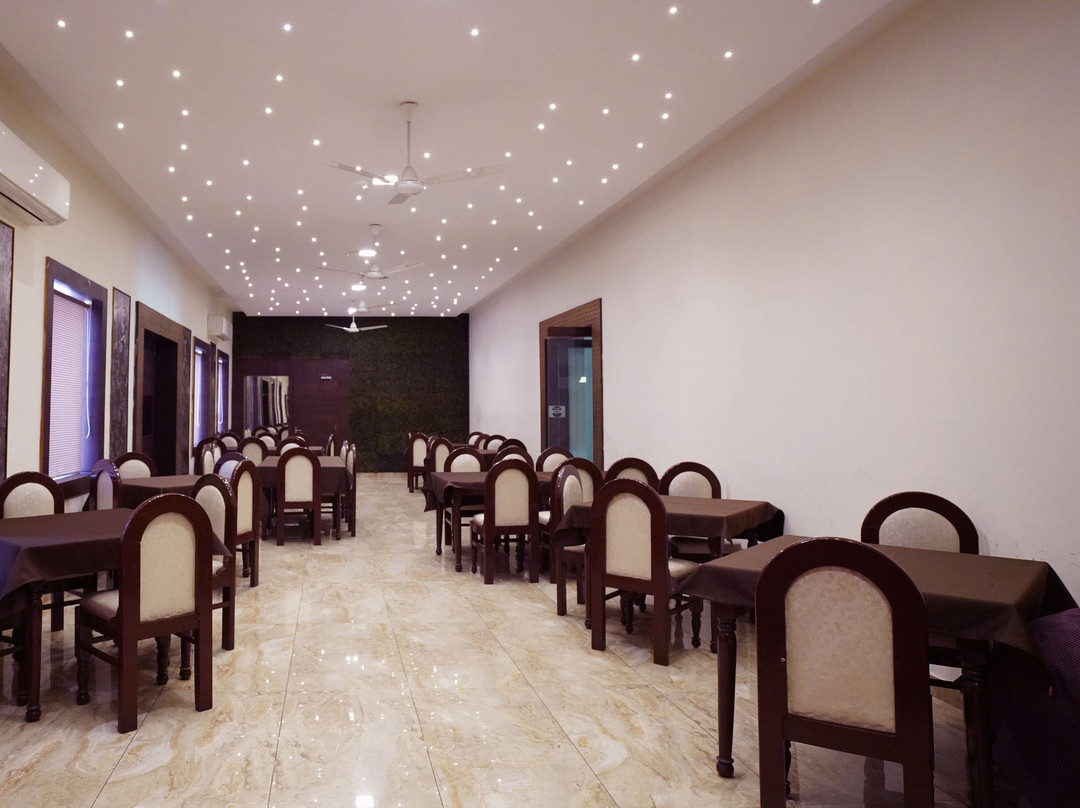 Hotel Surpin Palace主图