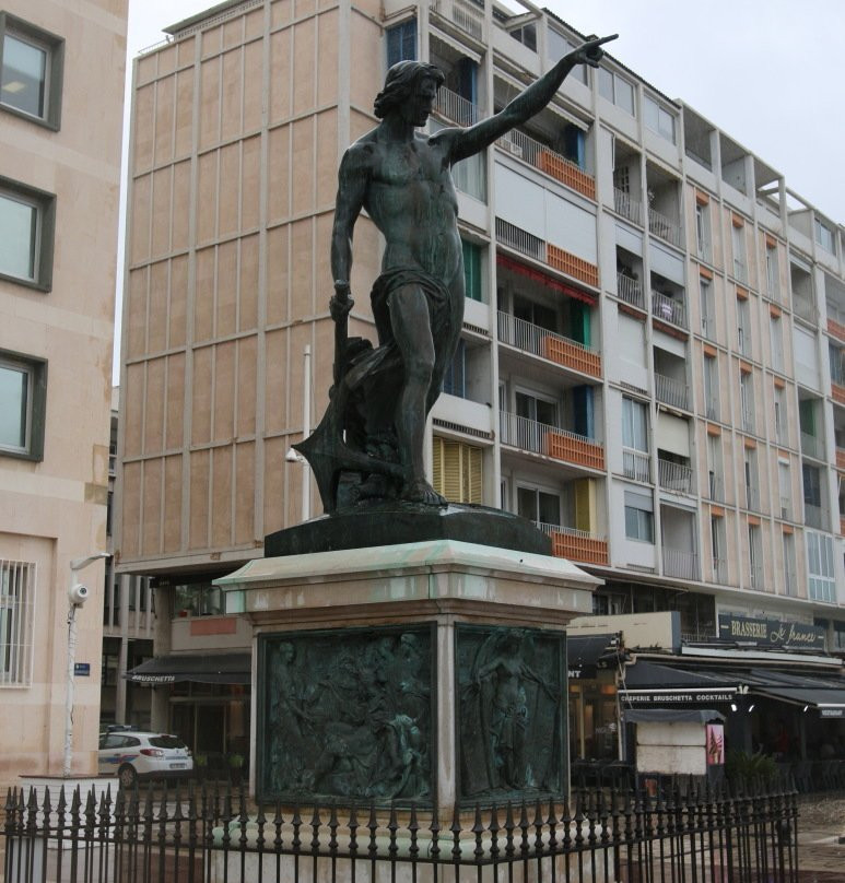 Statue du Génie de la Navigation-土伦必去景点