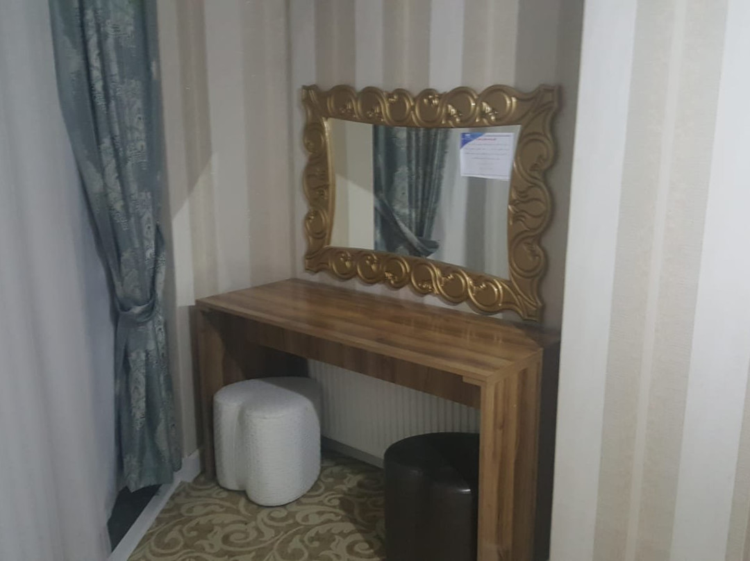 Crystall Hotel主图