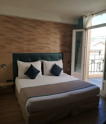 普罗旺斯酒店主图