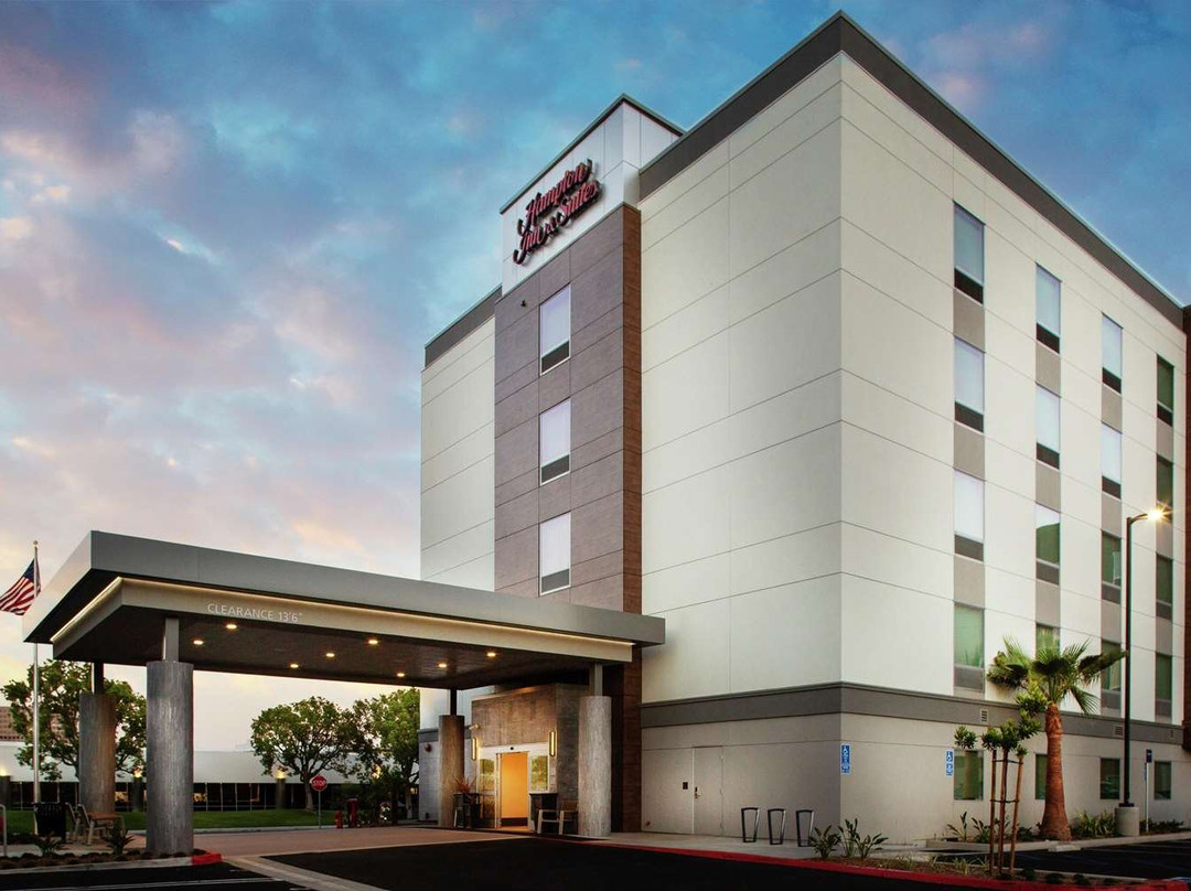Hampton Inn & Suites Irvine-Orange County Airport主图