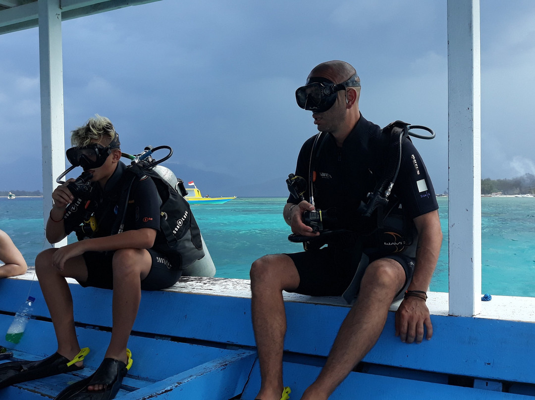 蓝海浮潜中心-Gili Air必去景点