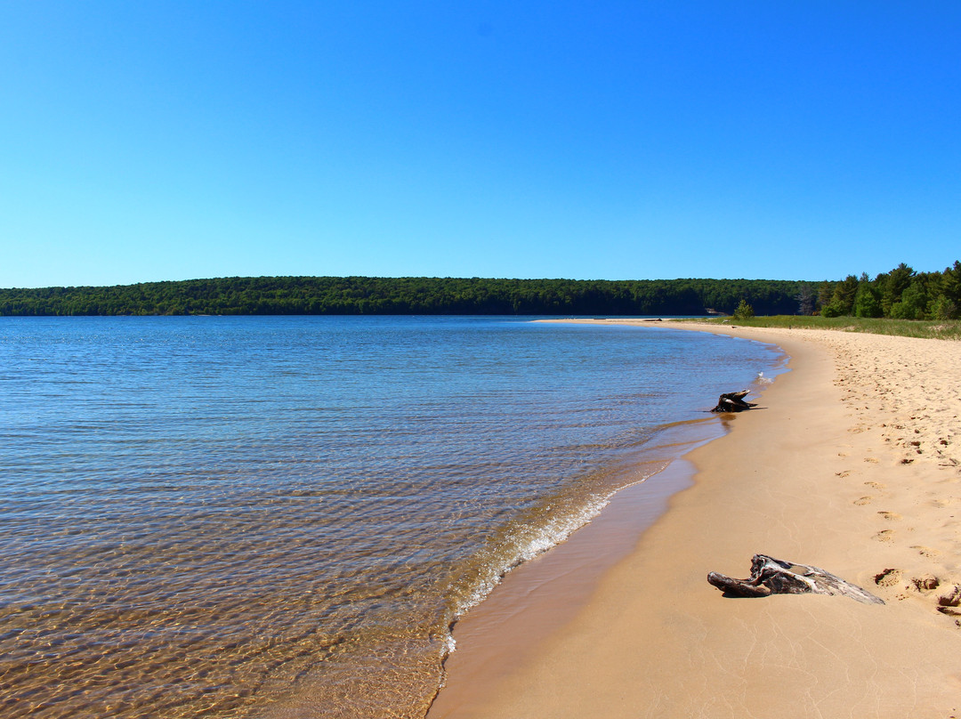 Sand Point Beach景点图片