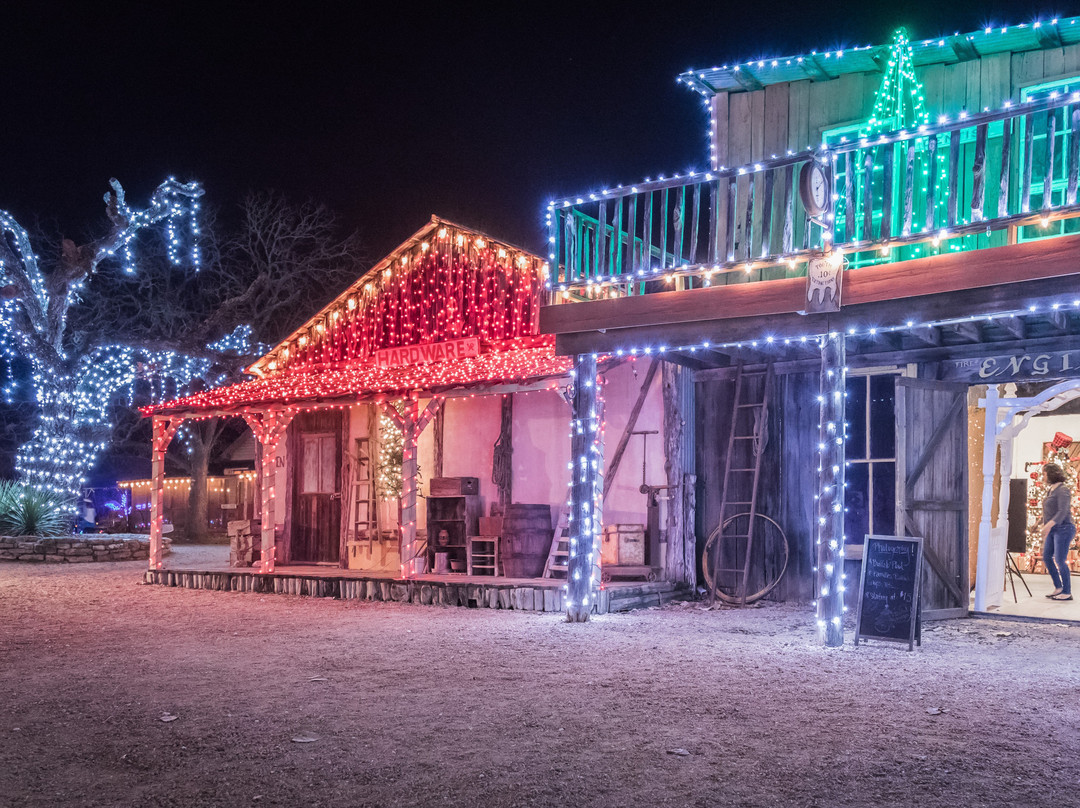 Old West Christmas Light Fest at Enchanted Springs Ranch景点图片