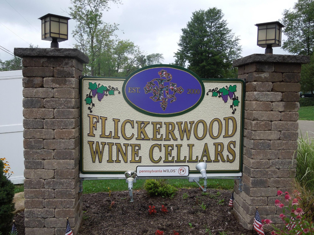 Flickerwood Wine Cellars景点图片