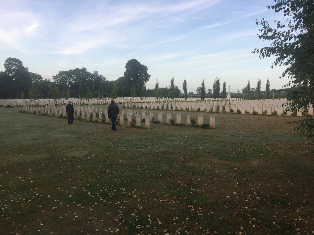 Banneville-la-Campagne War Cemetery景点图片