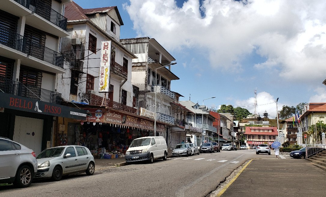 Avenue du Général de Gaulle-卡宴必去景点
