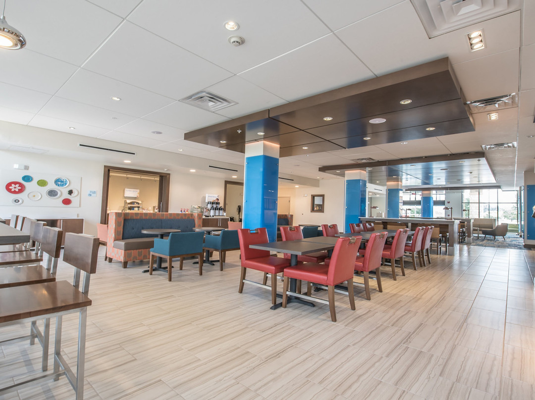 Holiday Inn Express & Suites Dripping Springs - Austin Area By IHG主图