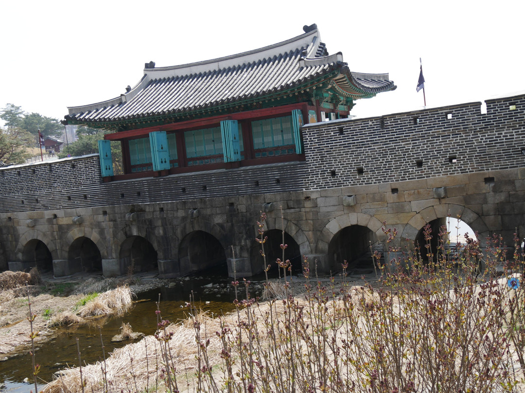 Hwahongmun Gate-水原市必去景点