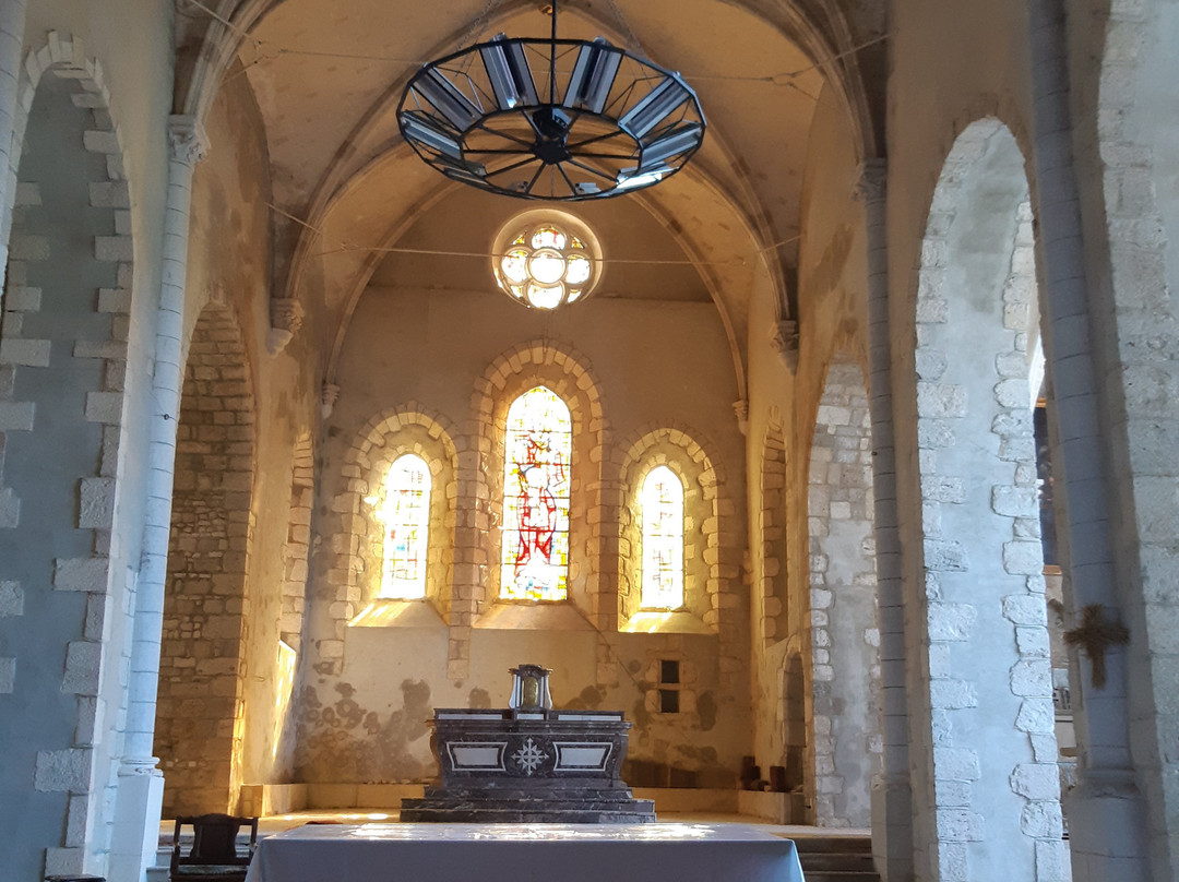 Eglise Saint-Etienne-Chateau-Renard必去景点