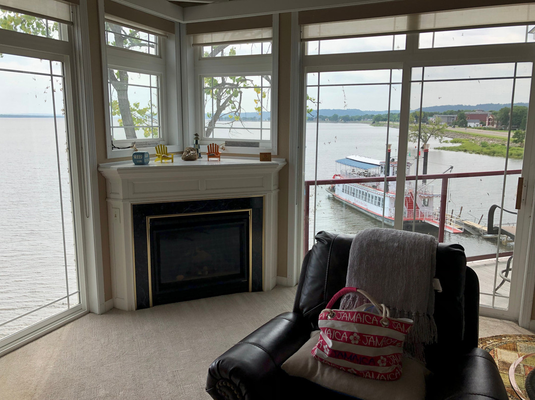 Willows on the River主图