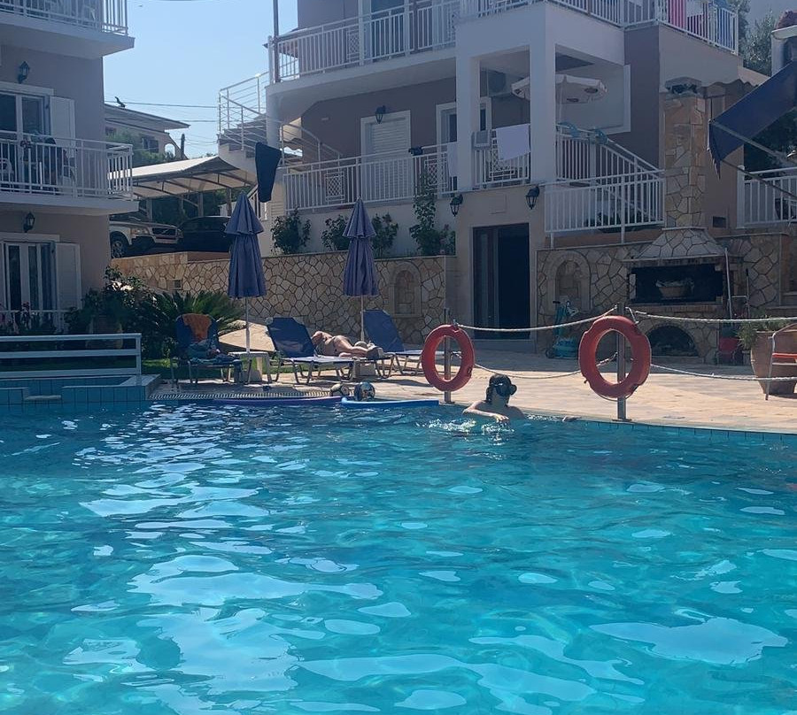 Amoudi Studios Apartments Hotel主图