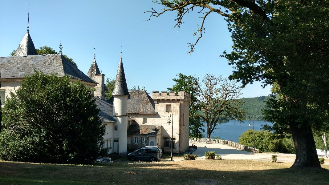 VVF Château sur la Vienne Lac de Vassivière主图