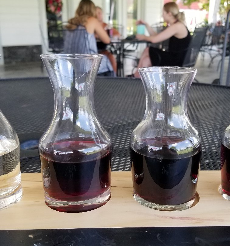 Laurel Gray Vineyard & Winery景点图片