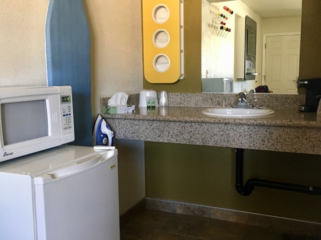 汉福德市区汽车旅馆主图