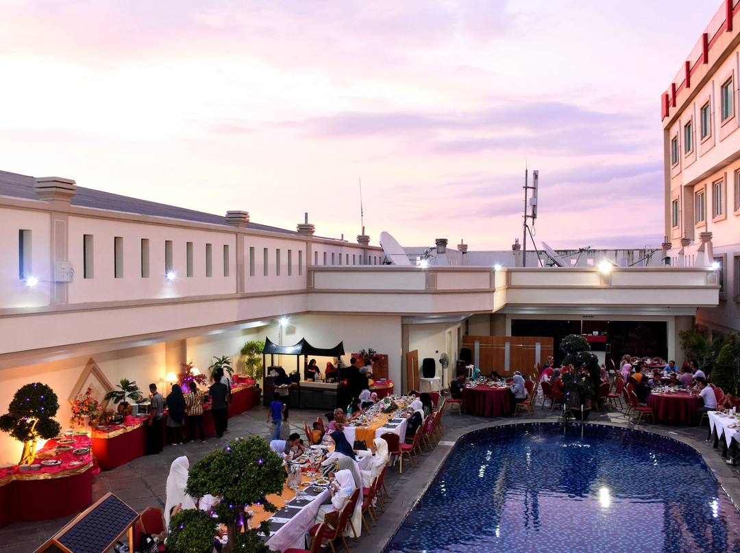 岩石广场酒店主图