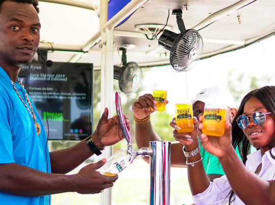 Trident Pedal Tours-拿骚必去景点