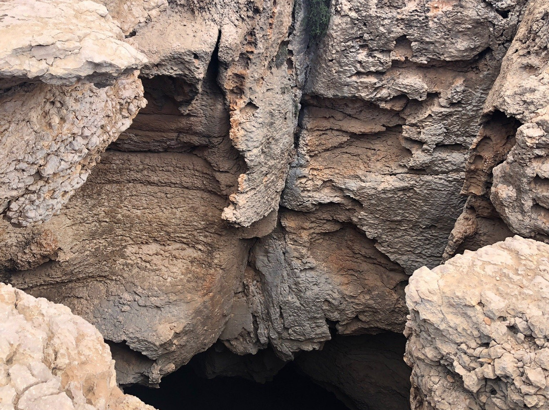 Majlis al Jinn Cave-Qurayyat必去景点
