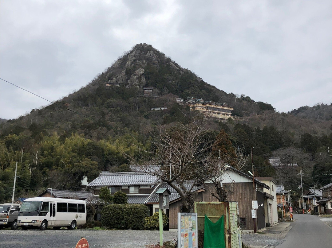 Tarobogu Shrine (Aga Shrine)景点图片