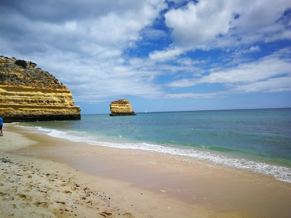 Praia da Marinha景点图片