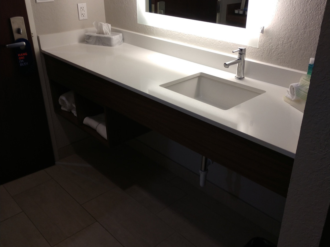 Holiday Inn Express & Suites Evansville North By IHG主图