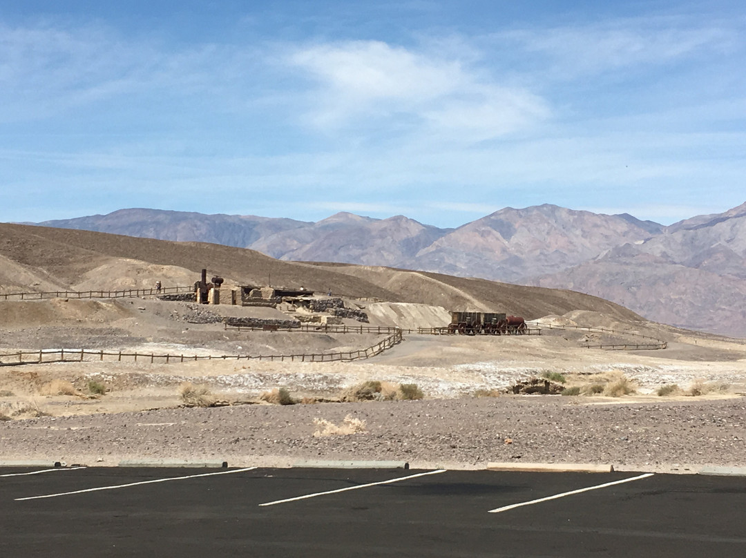 大威尔斯村酒店主图