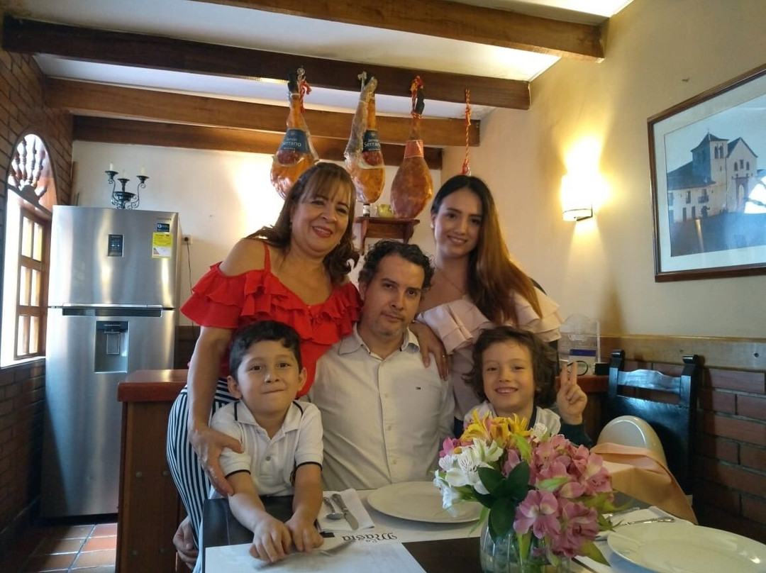 Rovira餐馆和美食-Restaurante La Masía