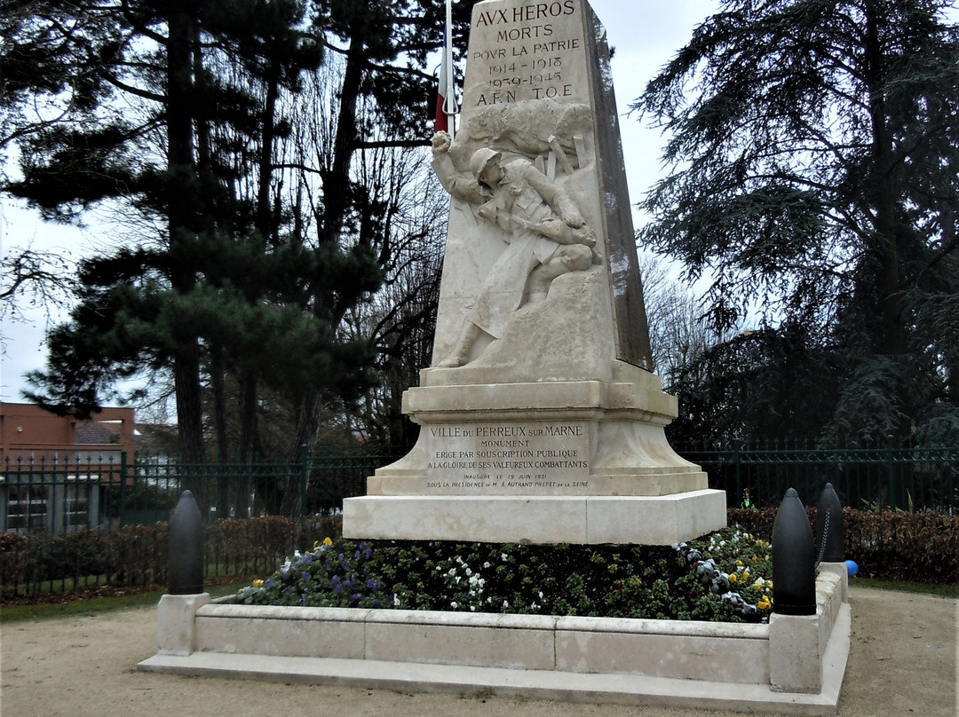 Monument aux morts景点图片