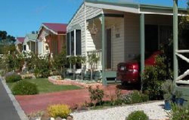 Mornington Gardens Holiday Village Caravan Park