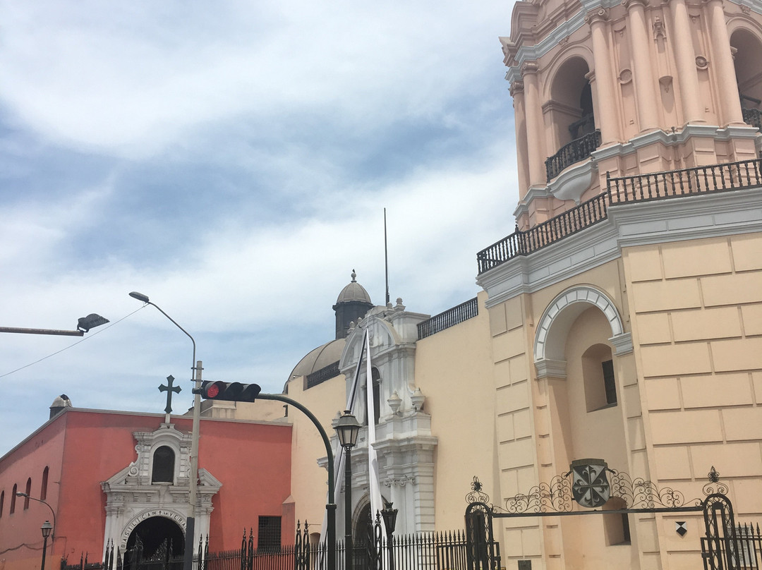 Basilica y Monasterio de Santo Domingo-利马必去景点