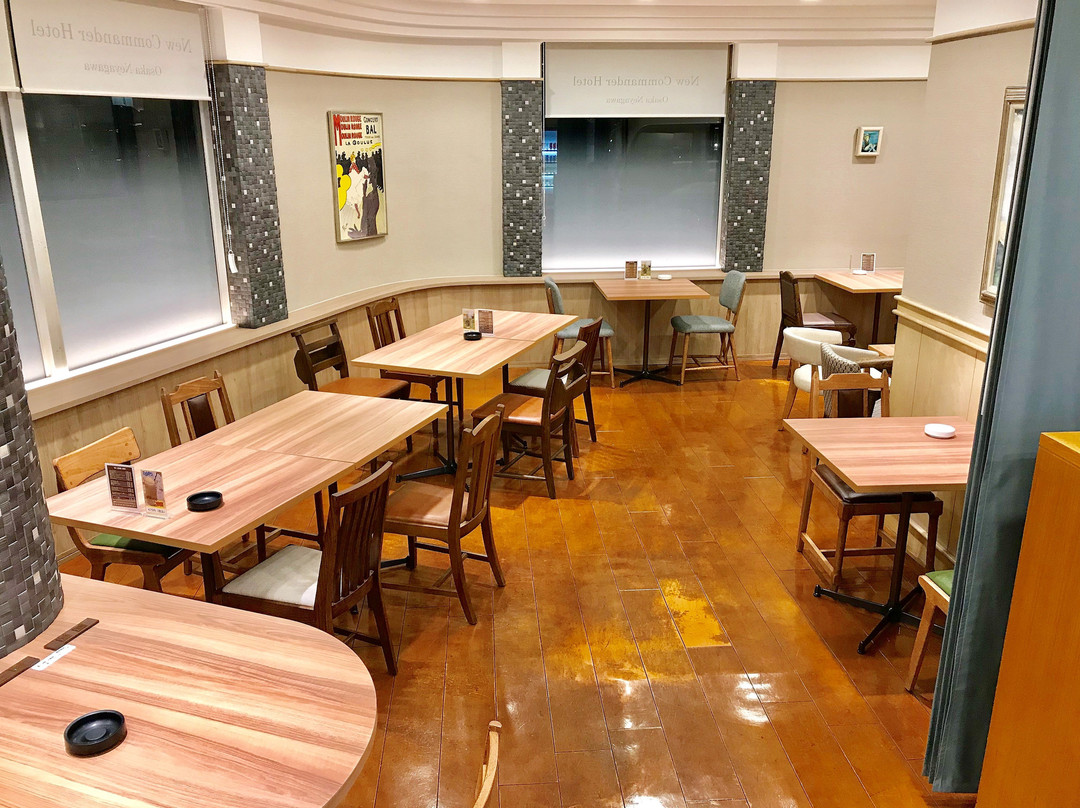 新指挥官酒店主图