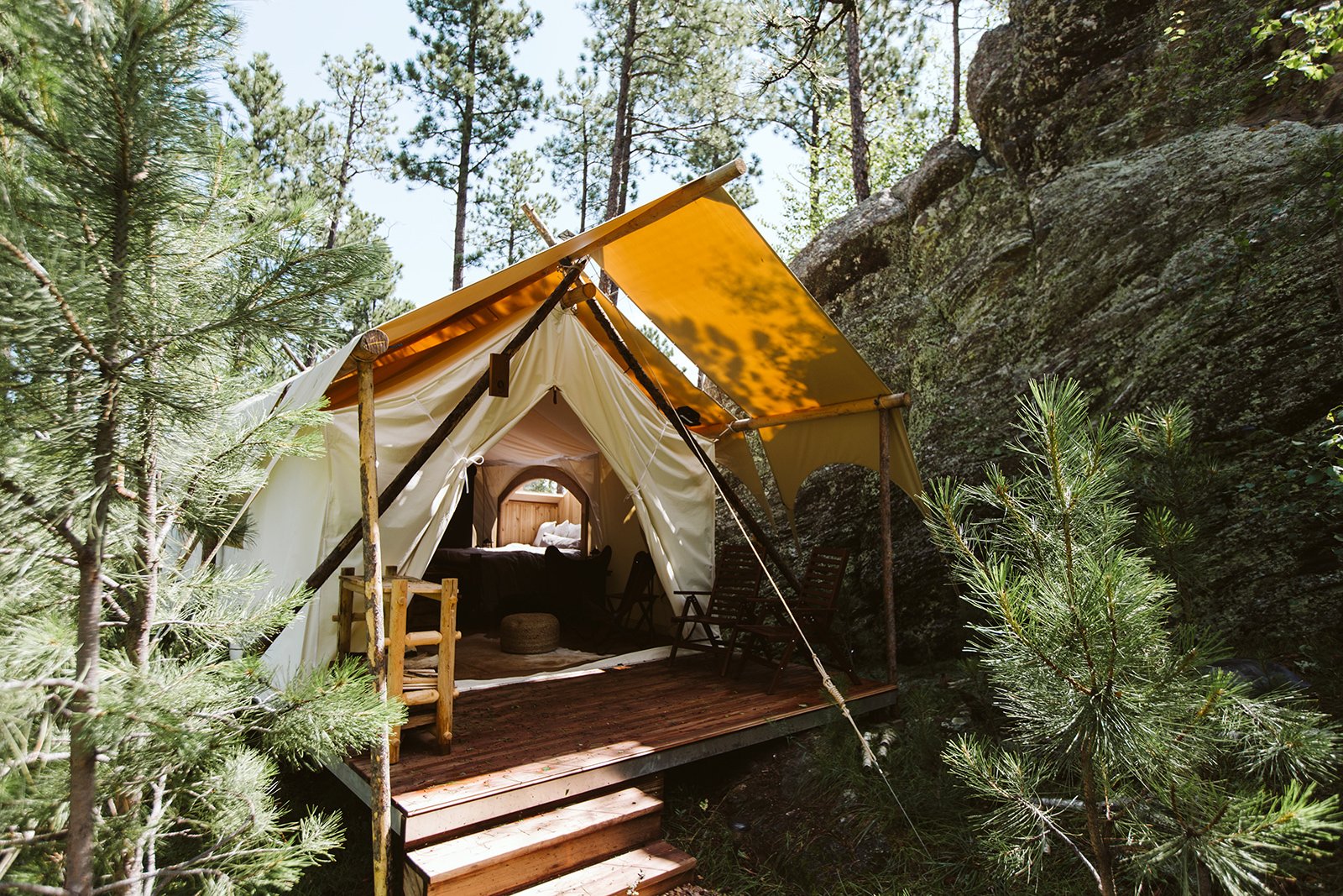 Under Canvas Mount Rushmore-官方