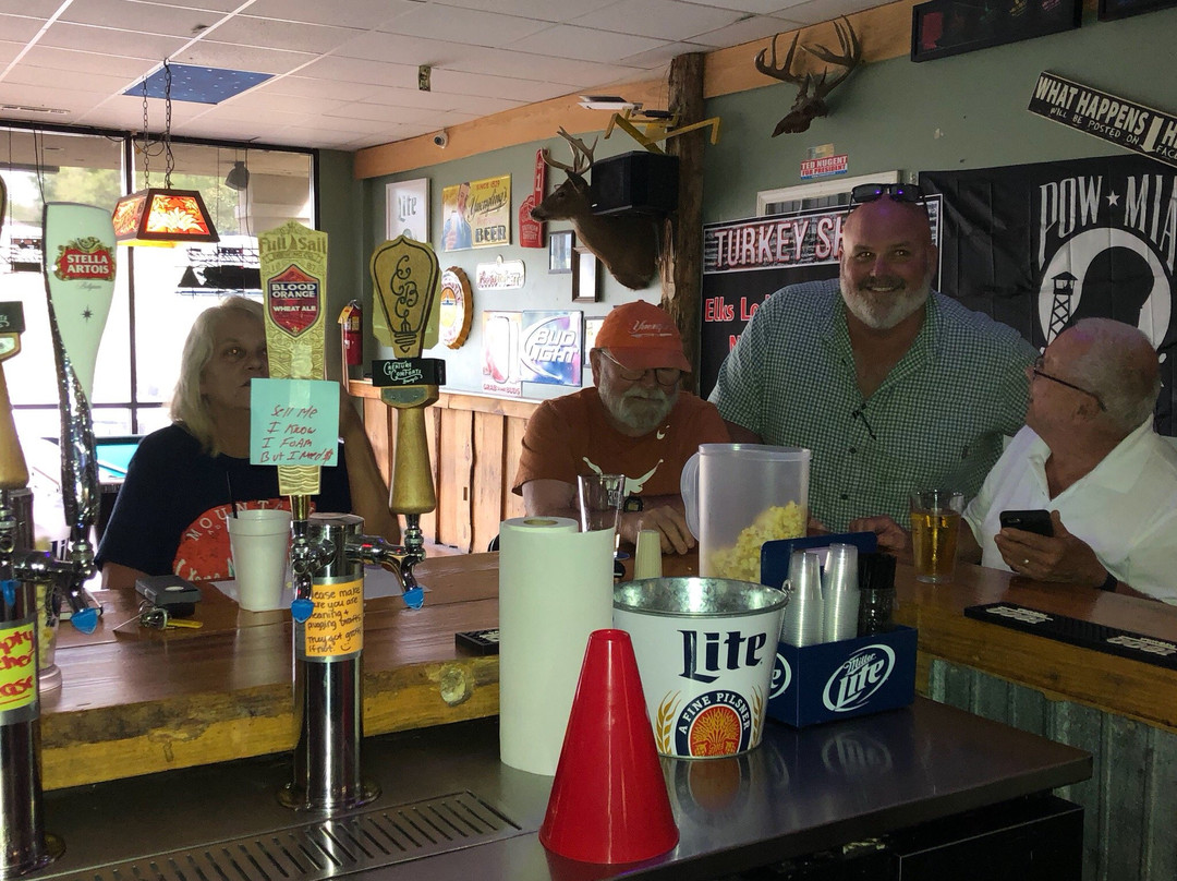 Who Cares Bar & No Grill-Eatonton必去景点