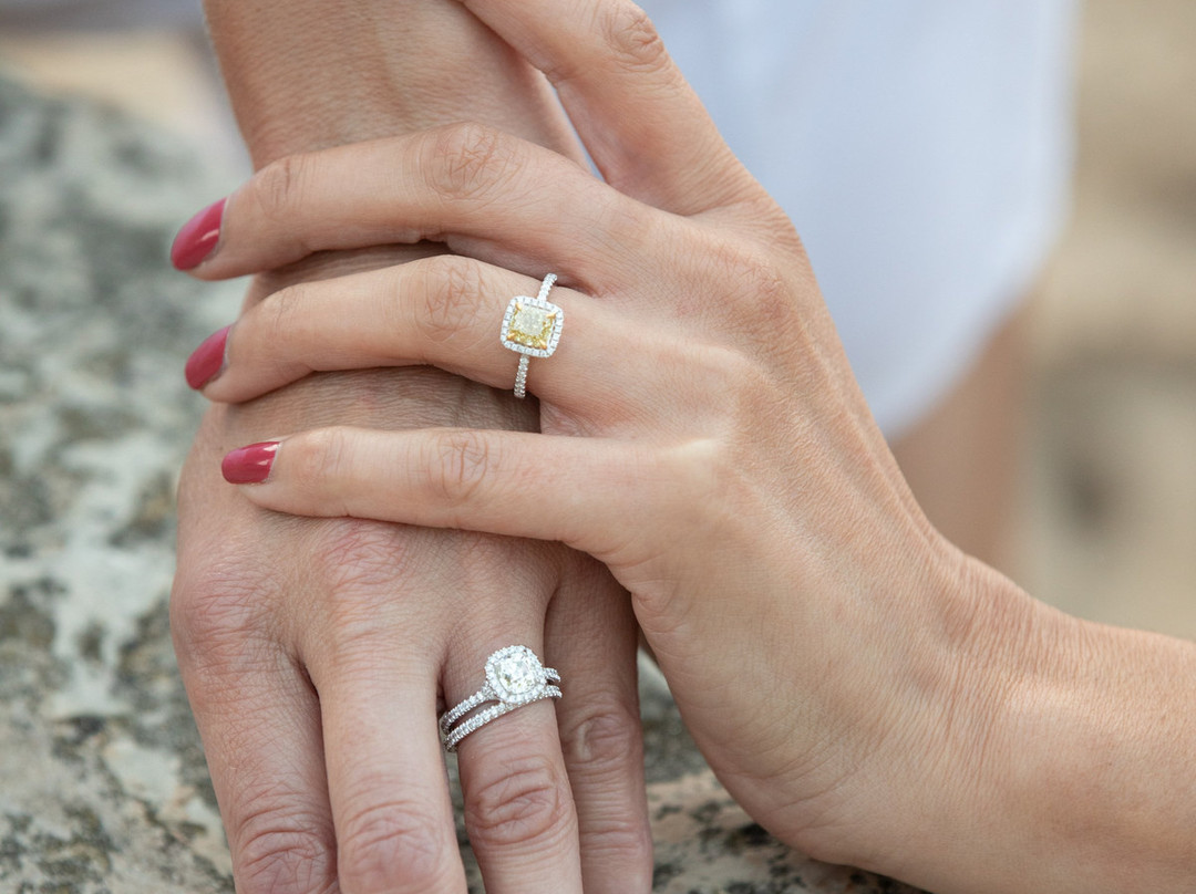 Trilliant Diamonds & Jewelry-Fish Creek必去景点