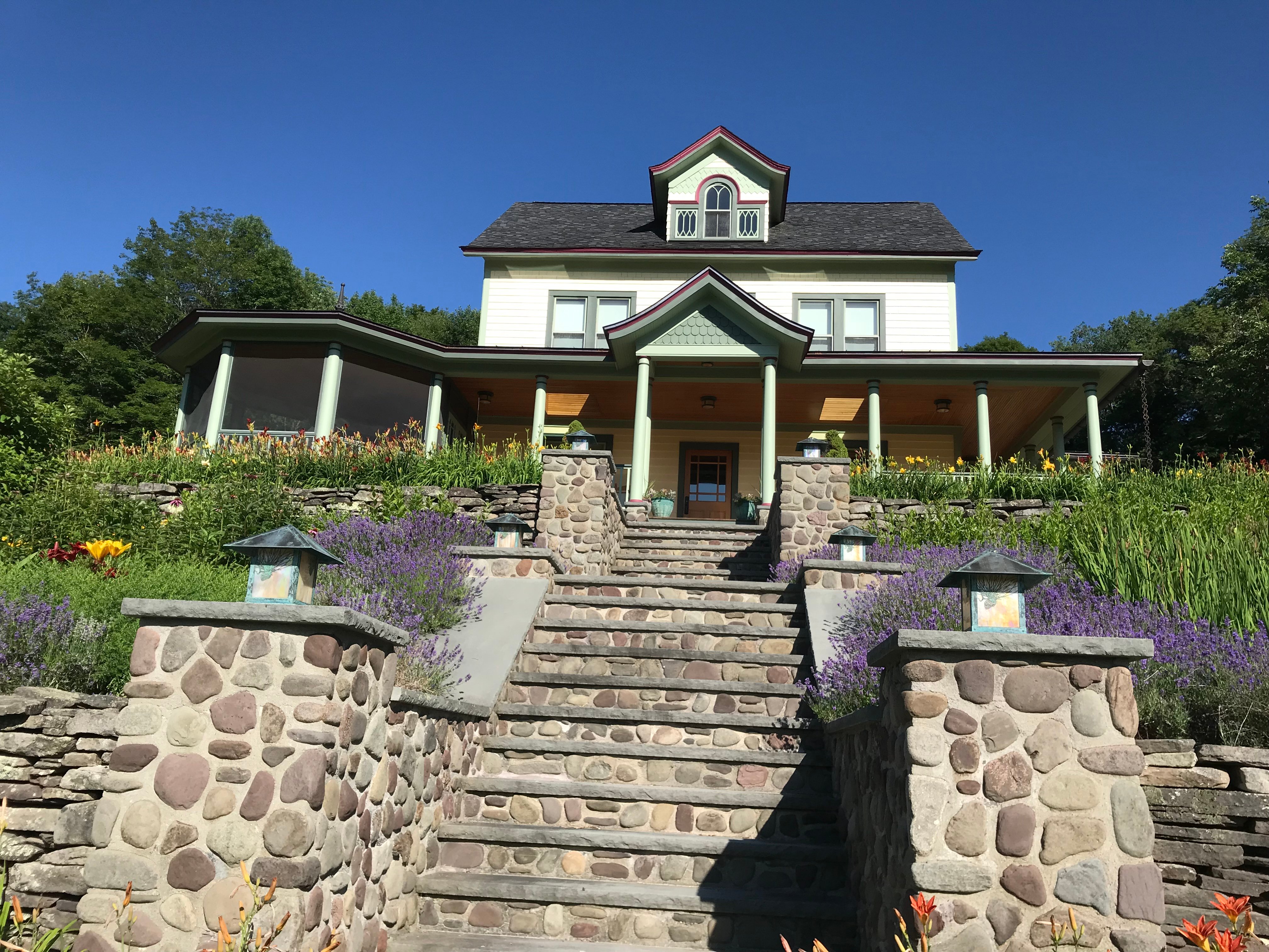 Breezy Hill Inn-官方