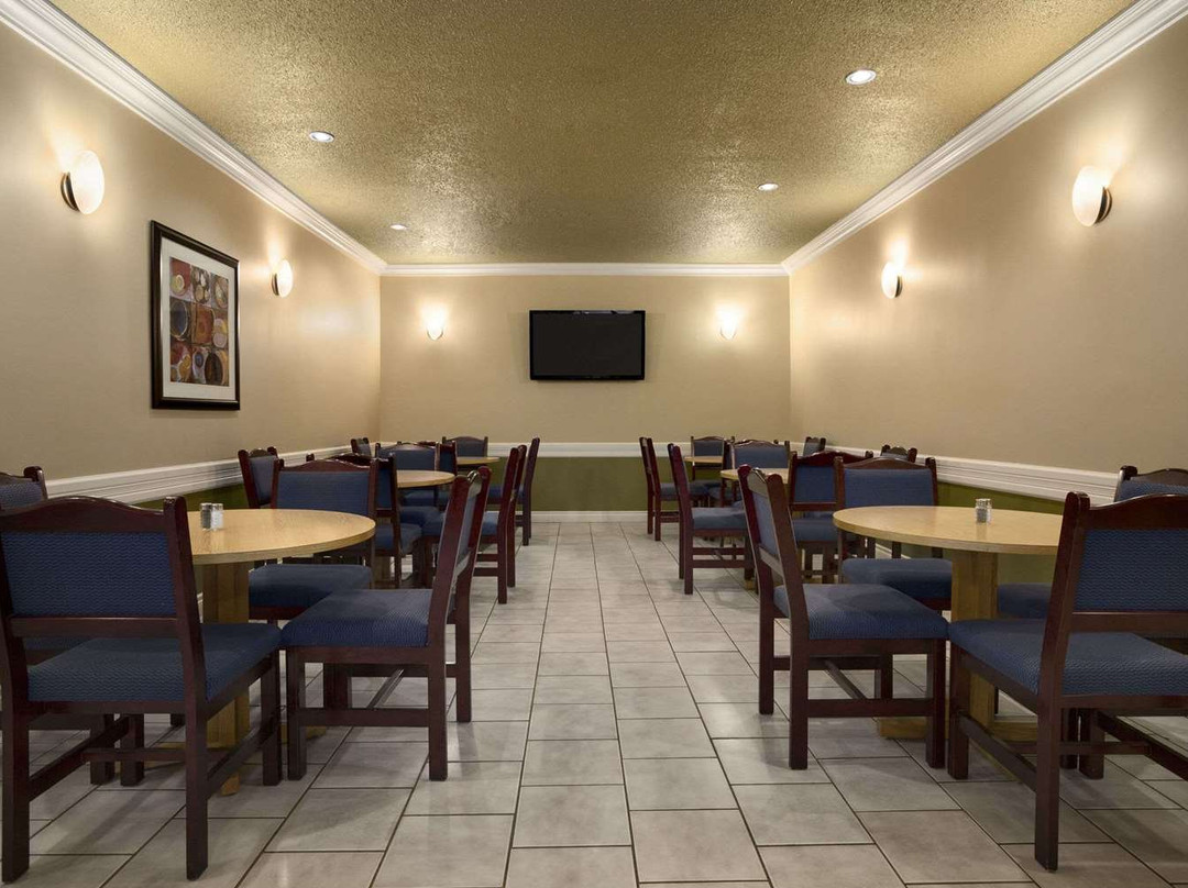 Days Inn by Wyndham High Level主图