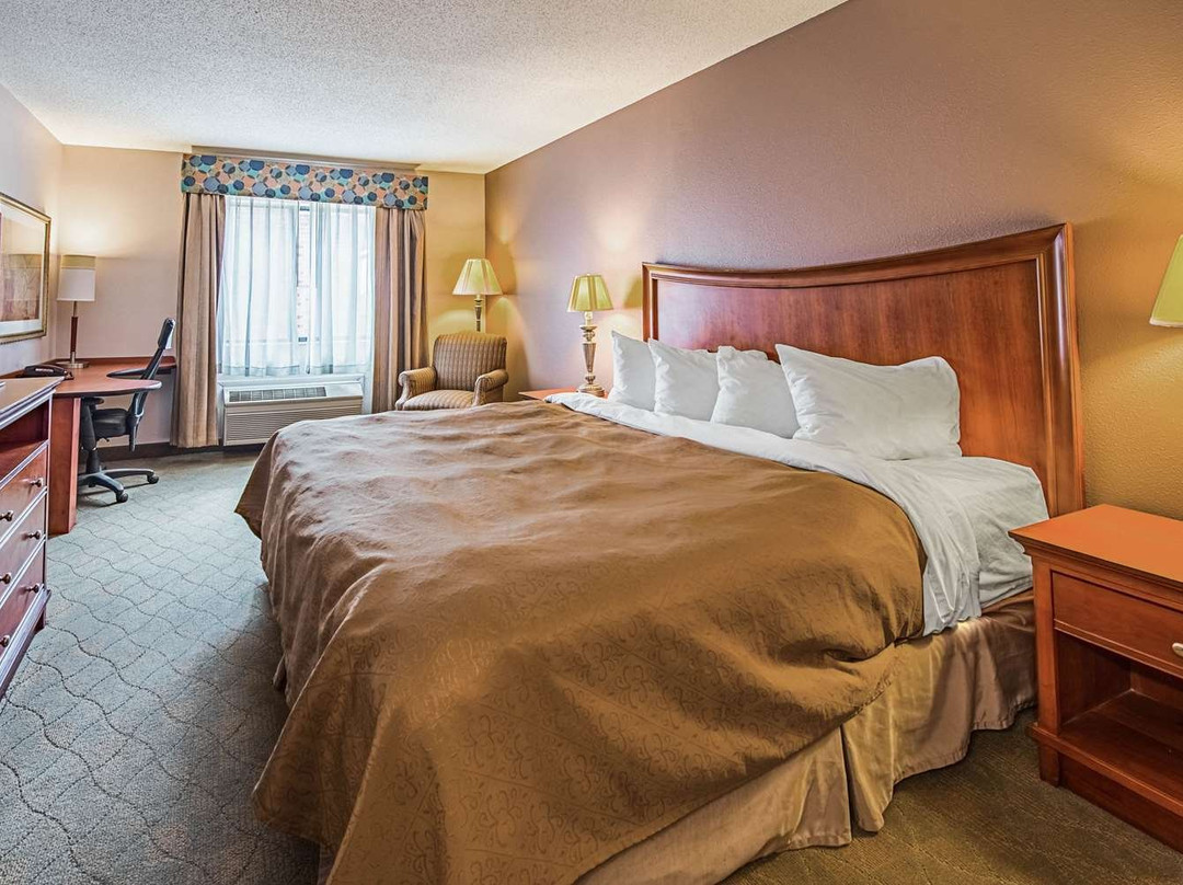 诺斯维尤旅馆&套房酒店主图