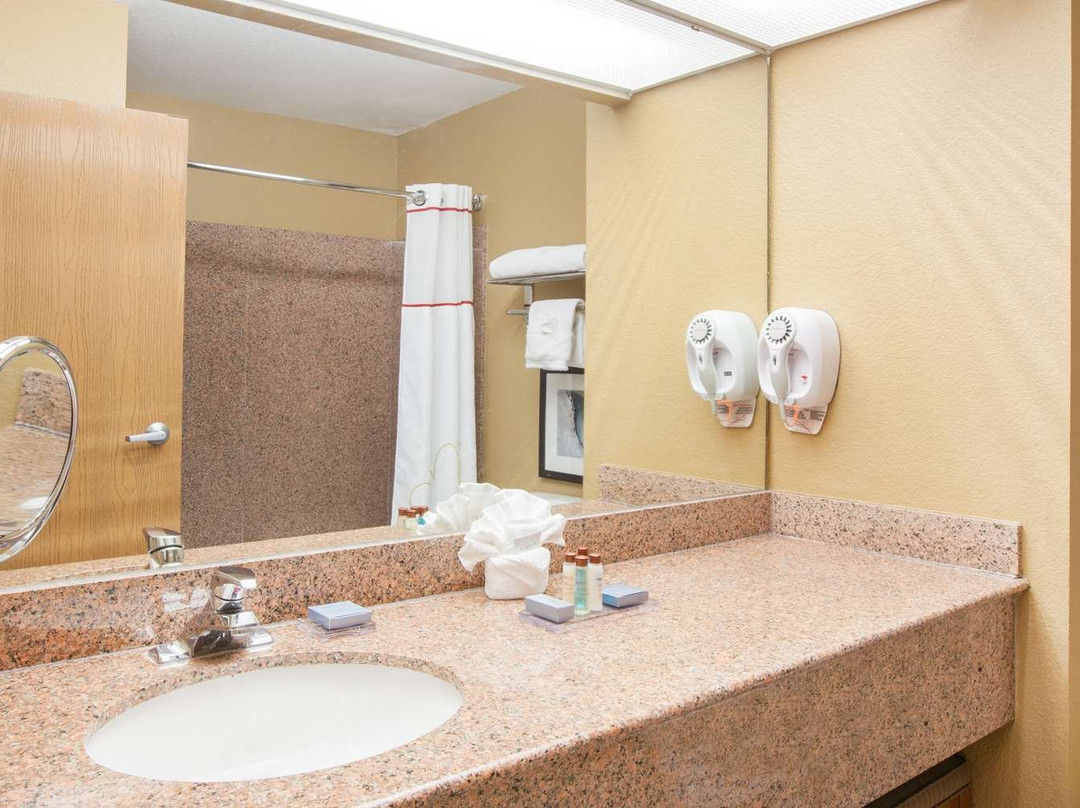 Hawthorn Suites by Wyndham Corpus Christi主图