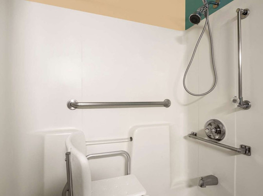 Super 8 by Wyndham Peoria East主图