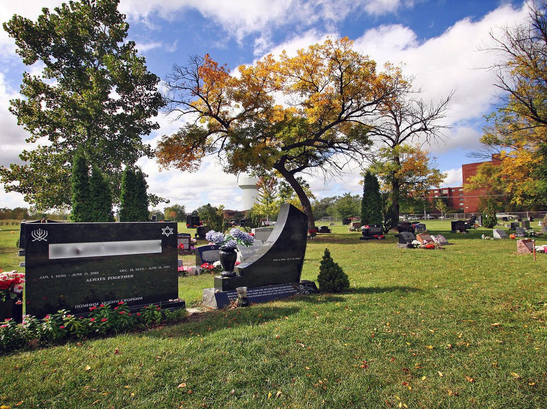 Ridgewood Memorial Park-德斯普兰斯必去景点