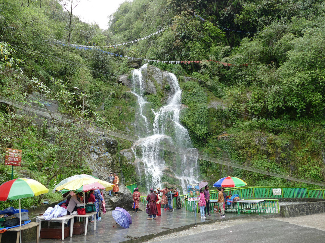 Mangan旅游景点-Bakthang Waterfalls