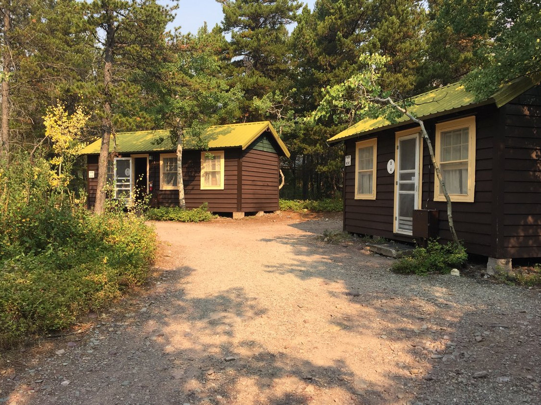 Swiftcurrent Motor Inn and Cabins主图