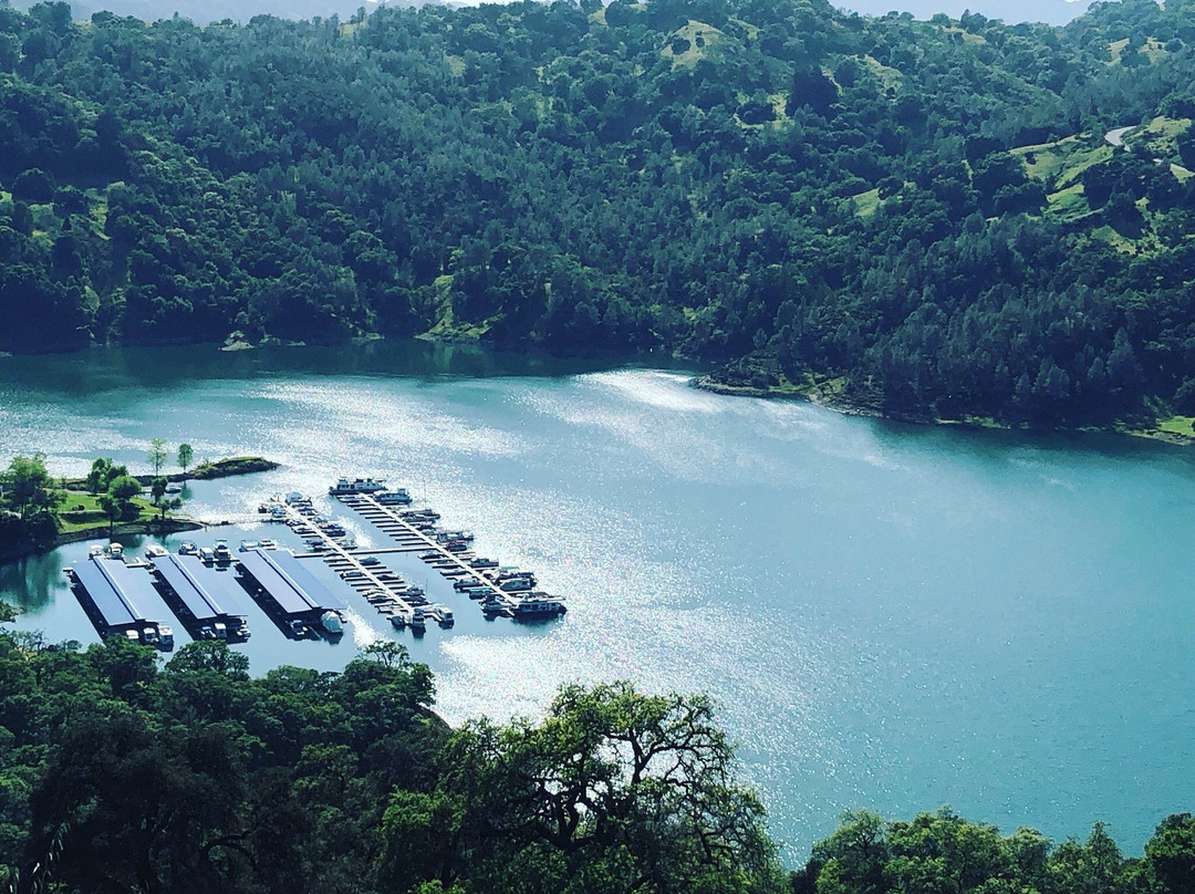 Lake Sonoma景点图片